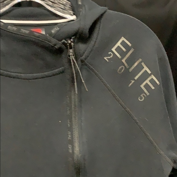 Nike- Elite Beachbody Jacket - Picture 2 of 7